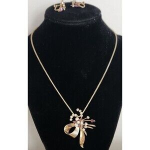 VTG Scitarelli Pink And Clear Rhinestone  Brooch Necklace ScrewBack Earrings Set